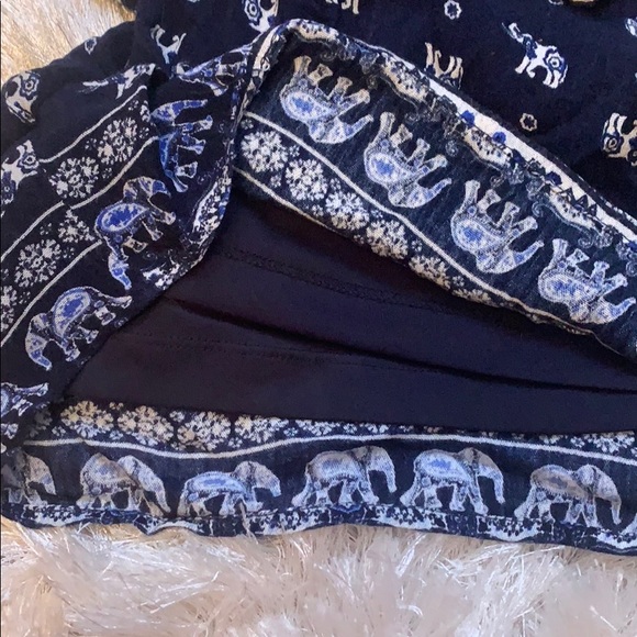 Francesca’s Built-In Belted Shorts. - Picture 4 of 5